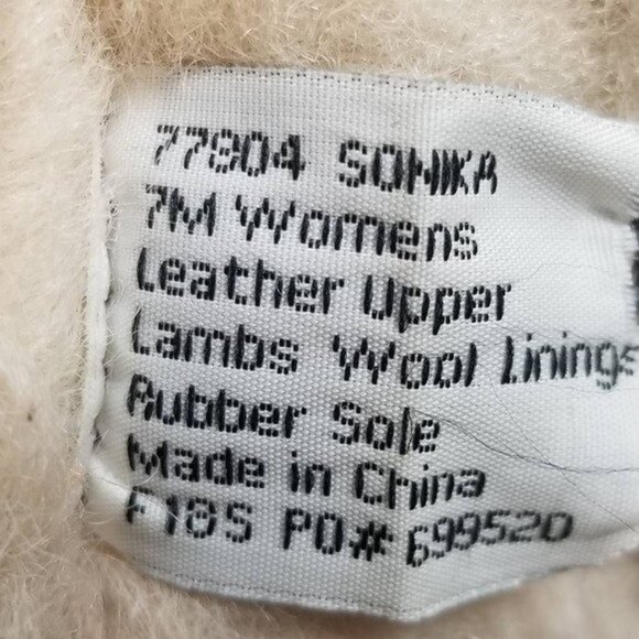 Tamarac Winter Boots Sonika Button Suede Shearling Lambs Wool Linning Size 7 M - Picture 12 of 12